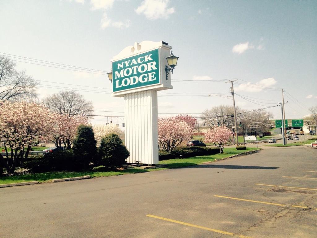 Tappan Zee Hotel ウエスト・ナイアック エクステリア 写真