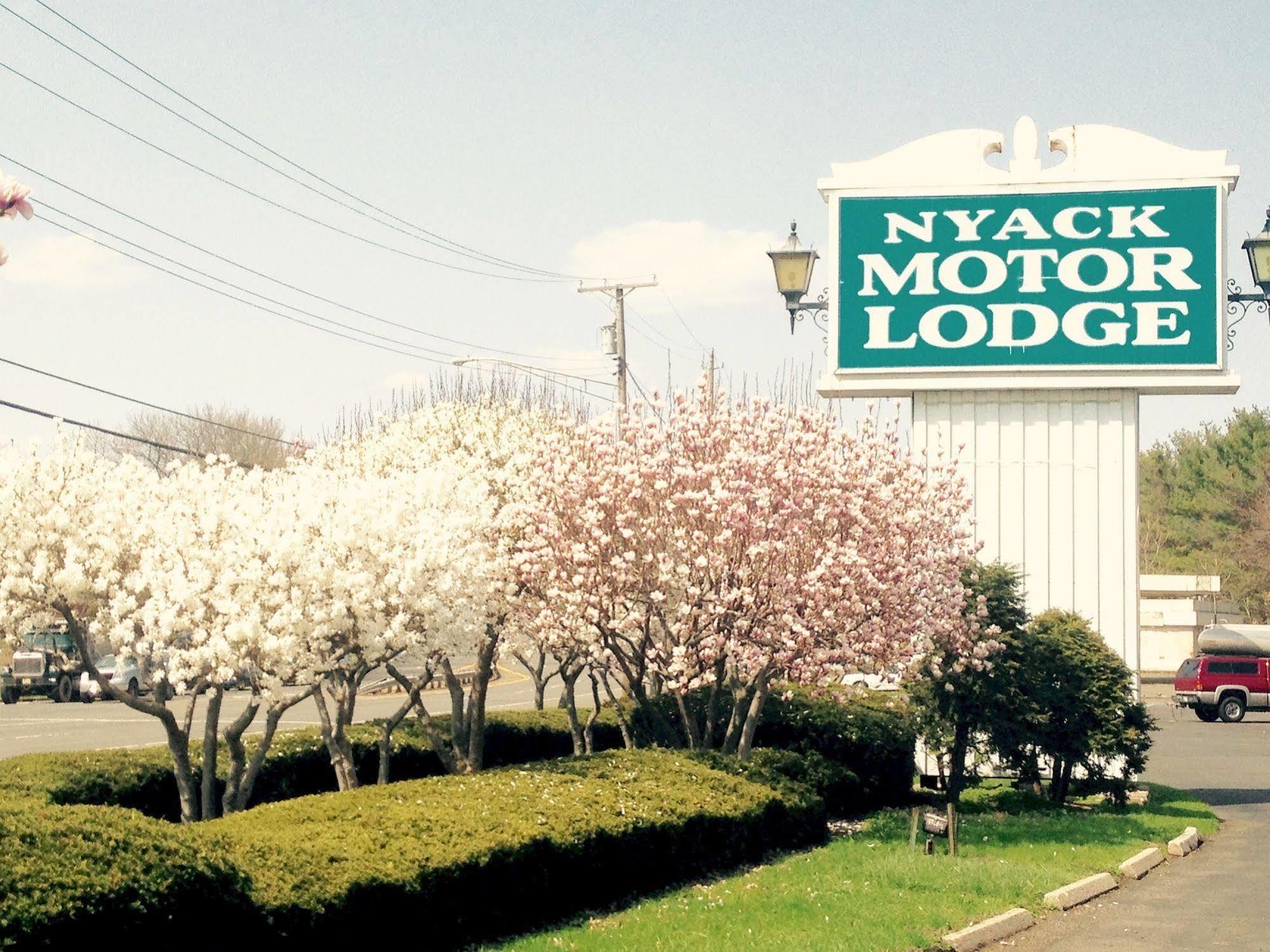 Tappan Zee Hotel ウエスト・ナイアック エクステリア 写真