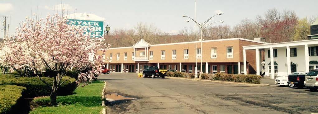 Tappan Zee Hotel ウエスト・ナイアック エクステリア 写真